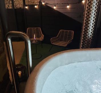 Saint-Laurent-dAndenay Maison | La Cachette du Domaine du Moulin avec son spa privé en option