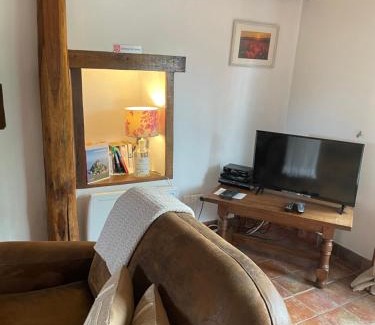 Saint-Hilaire-du-Harcouet Maison | La Cahudiere