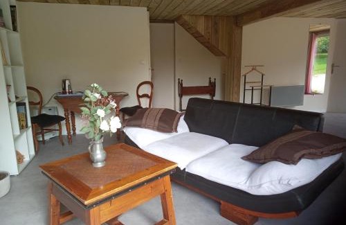 Samatan Lit Et Petit-Déjeuner | La Canette de Phil - Chambre d'hôtes, Indépendante - Vue sur piscine