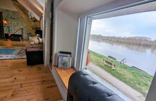 Nouan-sur-Loire Appartement | La Capitainerie, vue directe sur la Loire, calme et confort