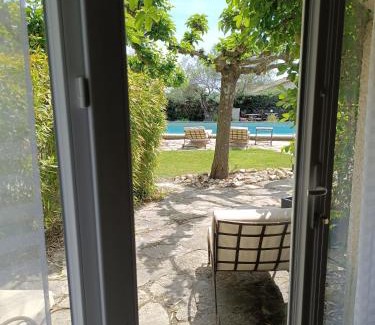 Deaux Lit Et Petit-Déjeuner | La Capitelle , Chambre double indépendante avec piscine