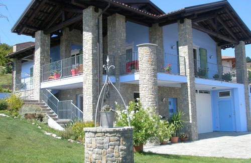 Montaldo Scarampi Villa | La Casa Blu, Villa avec piscine privée à Monferrato Langhe, patrimoine de l'Unesco