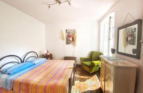 Borzonasca Appartement | La casa con giardino, vicino al ruscello segreto