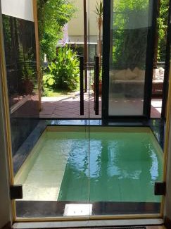 Pisa City Centre Appartement | La casa con piscina riscaldata interna ANNA LUXURY GARDEN