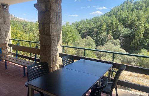 Manzanares el Real Chalet De Ski | La Casa De La Pedriza