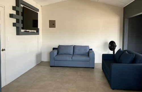 Parrita Maison | La Casa de Papi A Solo 2 Minutos de Playa Bandera