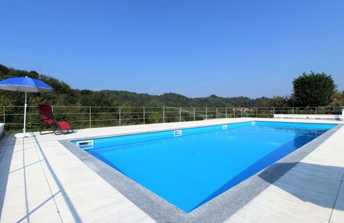 Brozolo Maison | La Casa Dei Nonni, House With Private Pool, Torino