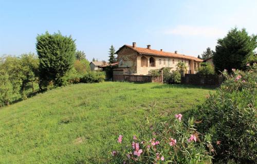 Brozolo Maison | La Casa Dei Nonni, House With Private Pool, Torino