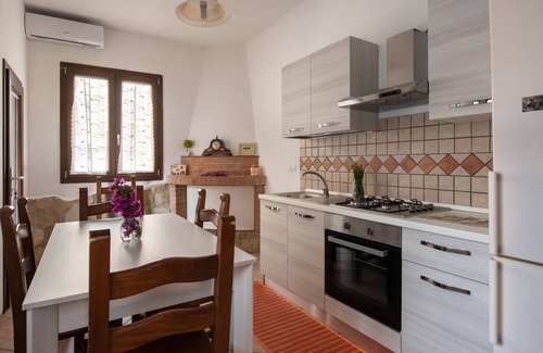 Gonnesa Maison | La Casa di Annetta - Three Bedroom House, Sleeps 6
