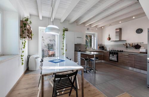 Nord-Est Maison | La Casa In Collina Con Vista