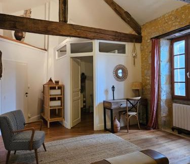 Issigeac Lit Et Petit-Déjeuner | La Casa Nomade