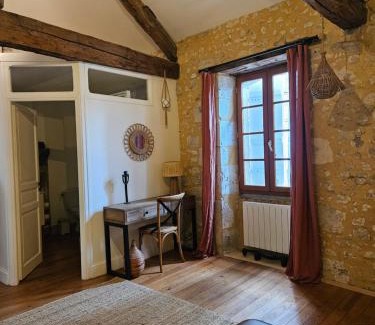 Issigeac Lit Et Petit-Déjeuner | La Casa Nomade