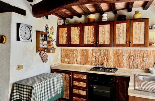 Bivio Lugnano Maison | La Casina. Single dwelling surrounded by nature.