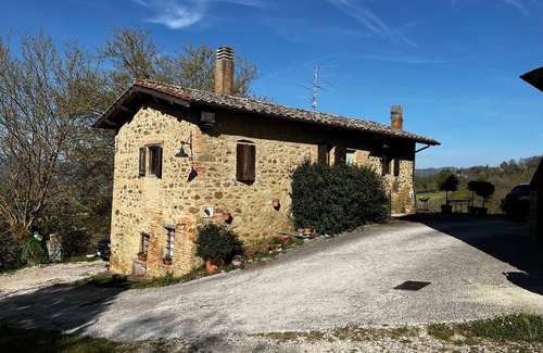 Bivio Lugnano Maison | La Casina. Single dwelling surrounded by nature.