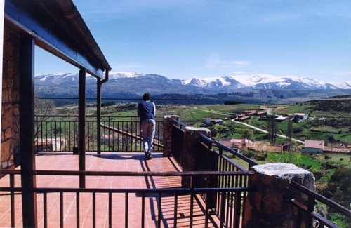 Hoyos del Collado Maison | La Casona de Collado