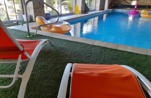 Gramat Lit Et Petit-Déjeuner | La Causserie, Chambre d'Hôtes avec piscine interieure, pour vous seuls !