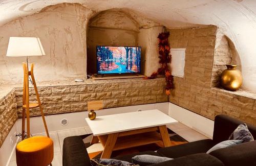Renaison Appartement | La Cave aux Lumières - Proche centre-ville - 2 chambres - Wifi