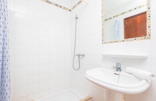 Cala d'Or Hôtel | LA CEIBA HAB. CONFORT - Cozy hostel near the beach with free WiFi