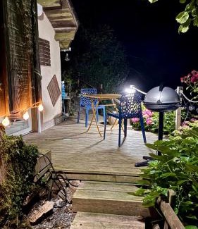 Sille-le-Guillaume Maison | la chambre d hotes de marie indépendante et sa terrasse avec vue panoramique proche alpes mancelles