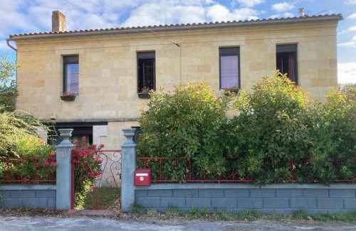 Prignac-et-Marcamps Maison | La chambre des jardins d'Ispahan