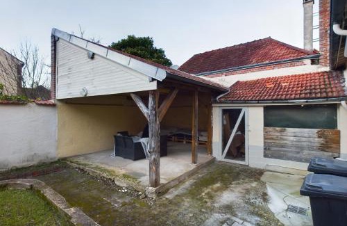 Romilly-sur-Seine Maison | La Champenoise - Private Garden with Covered Patio