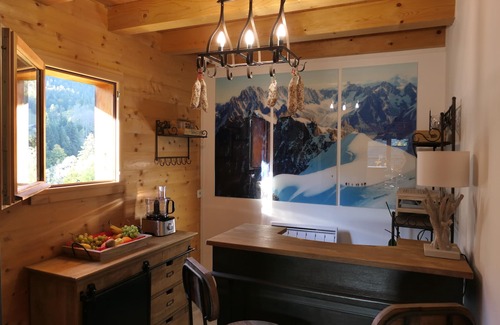 Saint-Nicolas-la-Chapelle Chalet De Ski | La Chevrière, très beau chalet tout en madrier, vue panoramique , proche Megève