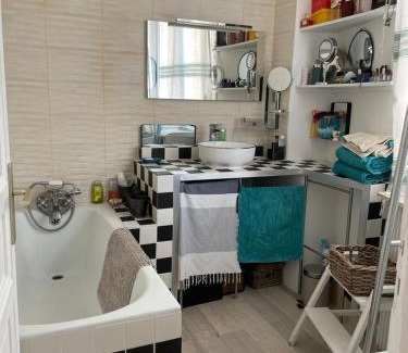 Quartier des Grandes-Carrieres Appartement | La Cité des Fusains