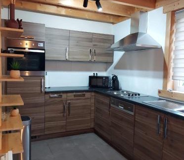 Froidchapelle Maison | La clairière du lac, le bungalow de l'écureuil
