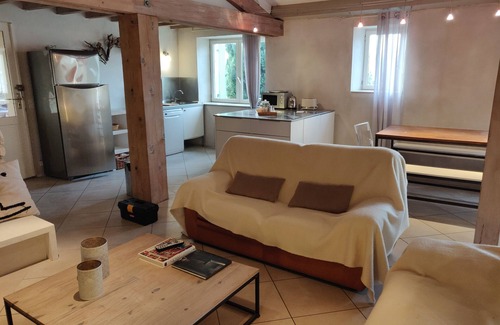 Cornillon Maison | La Closerie de la Cèze, vue imprenable sur les vignes et le coucher de soleil.