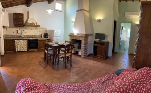 Torgiano Maison | La Collina dei Ciliegi