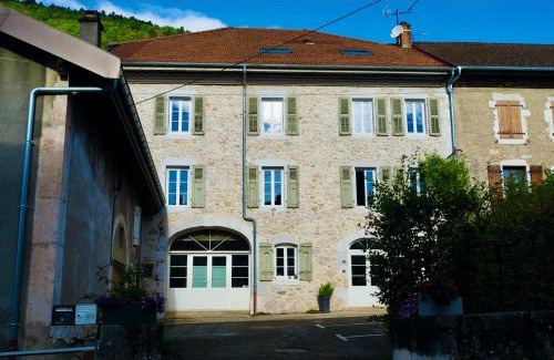 Collonges Maison | La Colonie d'Antan