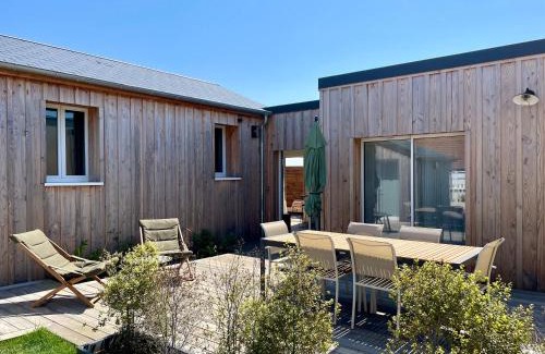 Saint-Come-de-Fresne Maison | La Comète by Melrose
