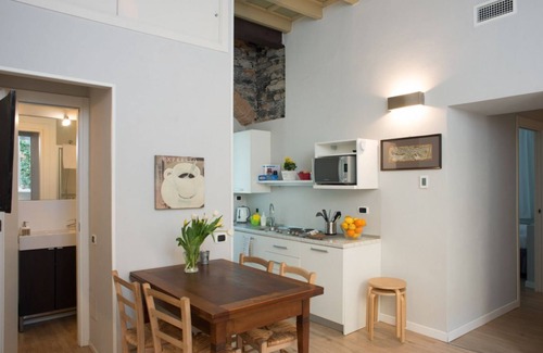 Cernobbio Appartement | La Corte di Zizi, la 'Riva', idéale s'il y a aussi des grands-parents