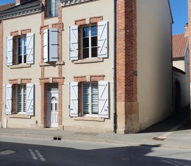 Mareuil-sur-Ay Lit Et Petit-Déjeuner | La Cour des Marotiers