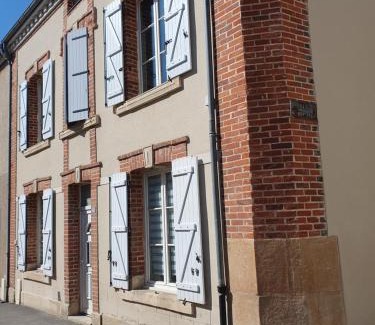 Mareuil-sur-Ay Lit Et Petit-Déjeuner | La Cour des Marotiers