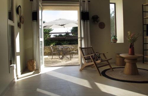 Lagnes Maison | La Cour Des Sens