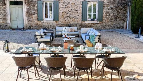 Lagnes Maison | La Cour Des Sens