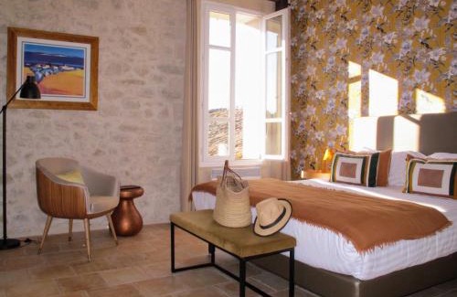 Lagnes Maison | La Cour Des Sens