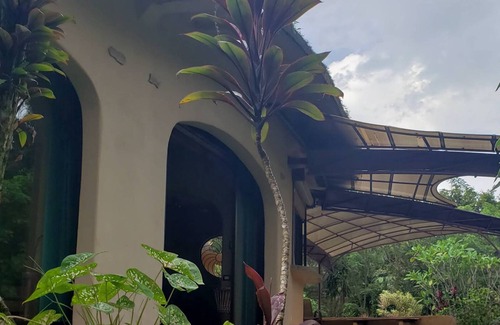 Tierras Morenas Maison | LA CUSUCA nThis underground home is a one of a kind!