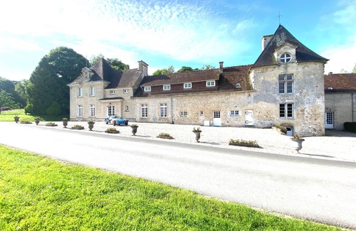 Villedieu-les-Bailleul Maison | La Demeure du Domaine de Tertu - 12 pers
