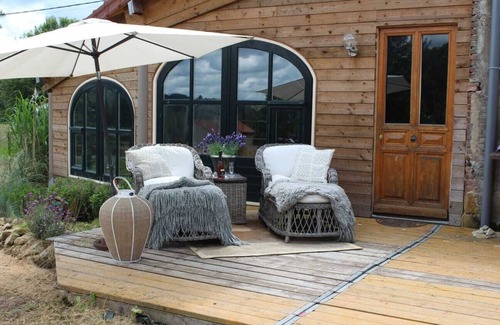 Youx Maison | La Dependance est une spacieuse maison de vacances indépendante pour 6 personnes
