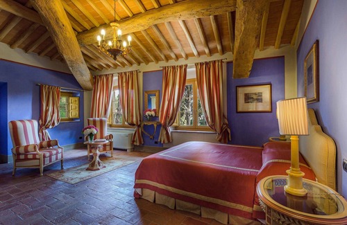 Badia Cantignano Maison | La Dimora dell'Inventore Luxury B&B