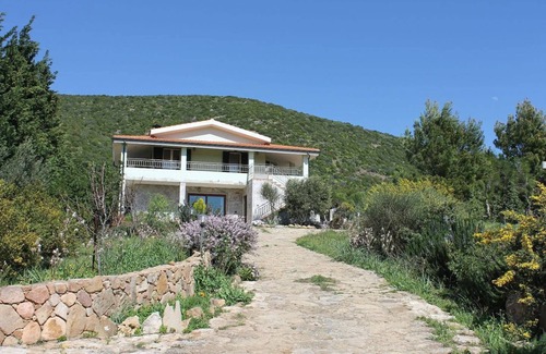 Sant'Anna Arresi Maison | La dimora mediterranea tra il verde e il blu, un'oasi di pace con vista sul mare