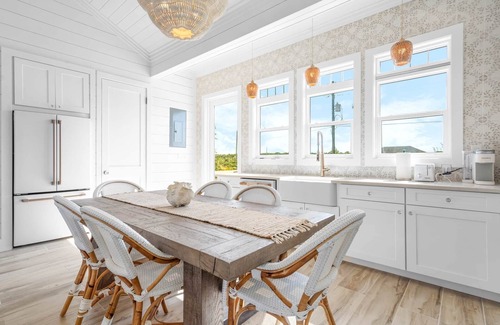 William's Town Maison | La Dolce Vita Cottage, - cozy cottage with pool - directly on Tropic of Cancer Beach!