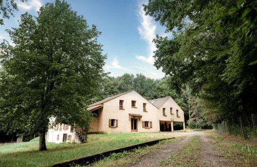 Saint-Augustin Maison | La Donaclaudré - Hébergement de groupe en pleine nature, idéal pour tous vos séjours ! 63 couchages - 2 grandes salles - Salle de jeux - Cuisine professionnelle - Accessible facilement - Localisation attractive -Proche Paris & Disney