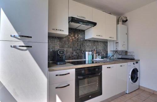 Croix Rousse Appartement | La Douce Parenthèse - Studio with garage - Lyon 4th