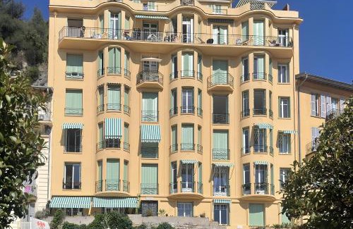 Nice Appartement | La Fenêtre sur Mer - Superbe Vue Sur Le Port