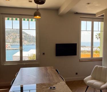Nice Appartement | La Fenêtre sur Mer - Superbe Vue Sur Le Port