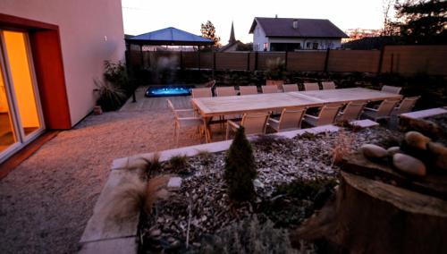 Thuillieres Maison | La Ferme à Gaston, gîte de groupe de 250m2, avec spa et terrain de pétanque