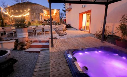 Thuillieres Maison | La Ferme à Gaston, gîte de groupe de 250m2, avec spa et terrain de pétanque